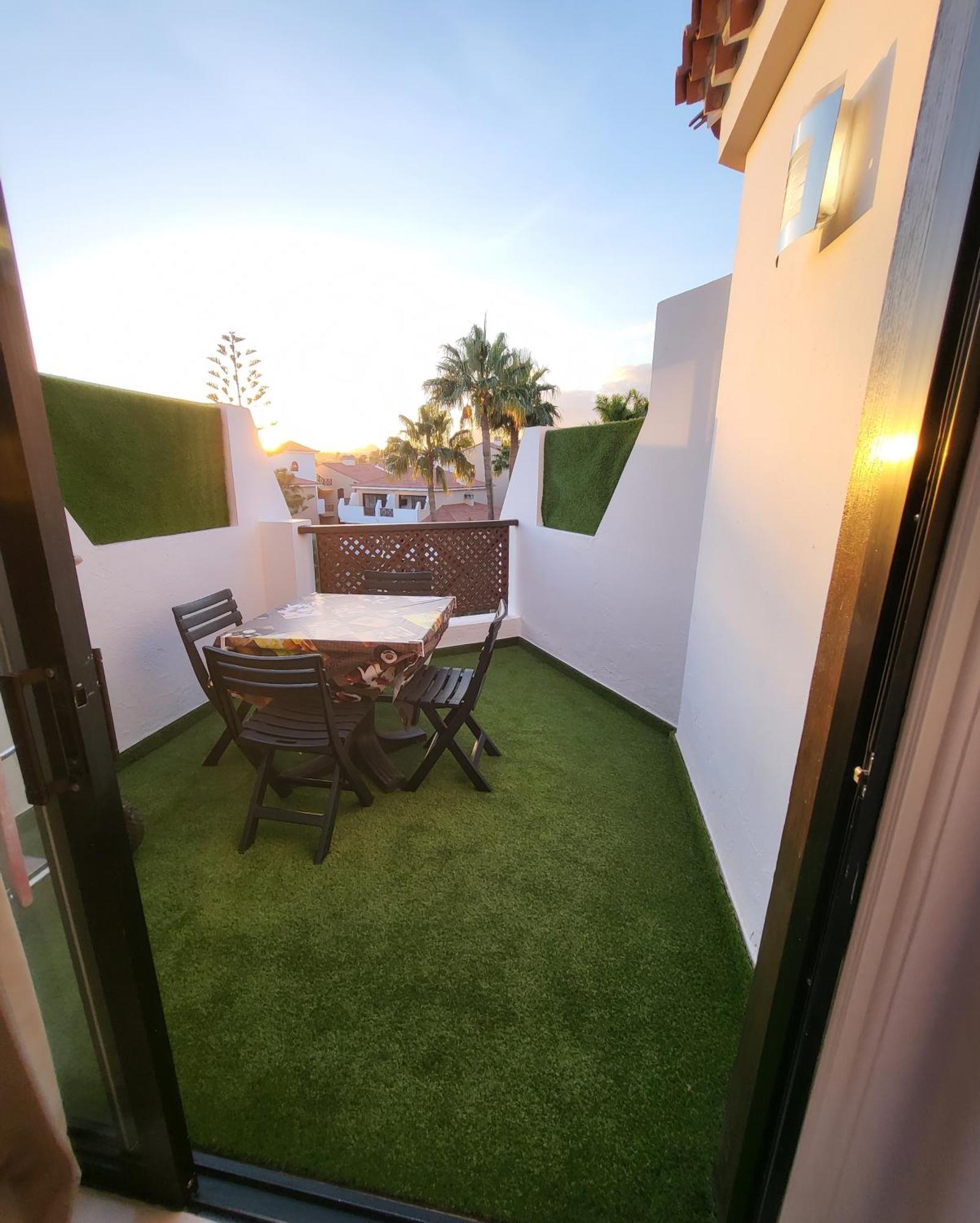 Moderno Y Luminoso Atico Con Vistas Y Piscina Apartment San Miguel de Abona Luaran gambar