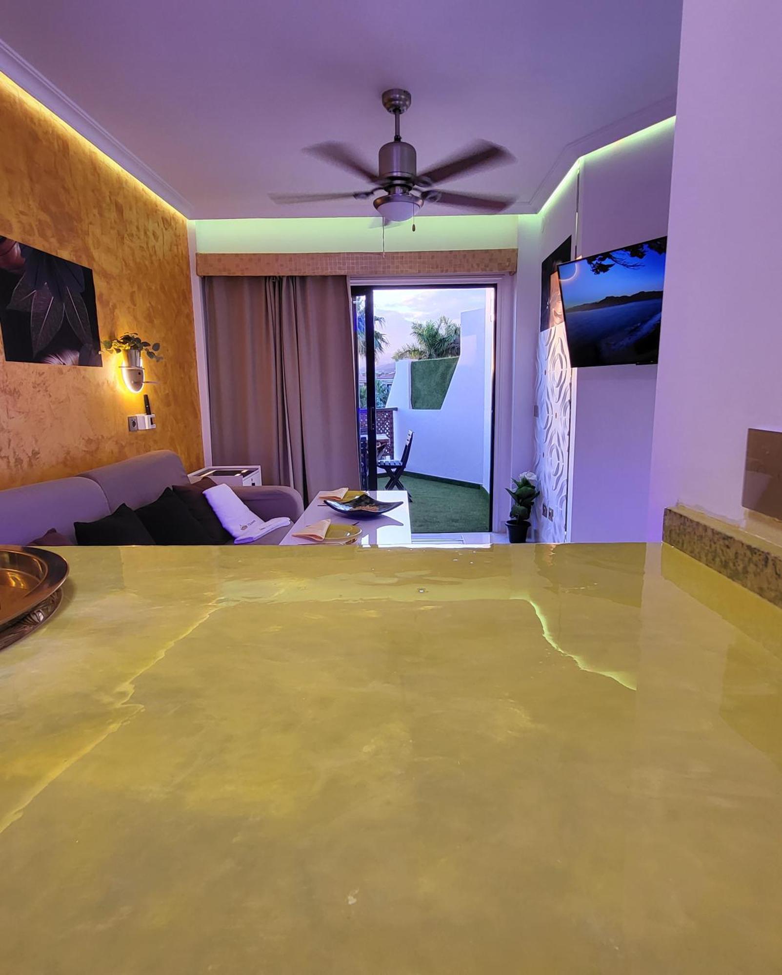 Moderno Y Luminoso Atico Con Vistas Y Piscina Apartment San Miguel de Abona Luaran gambar