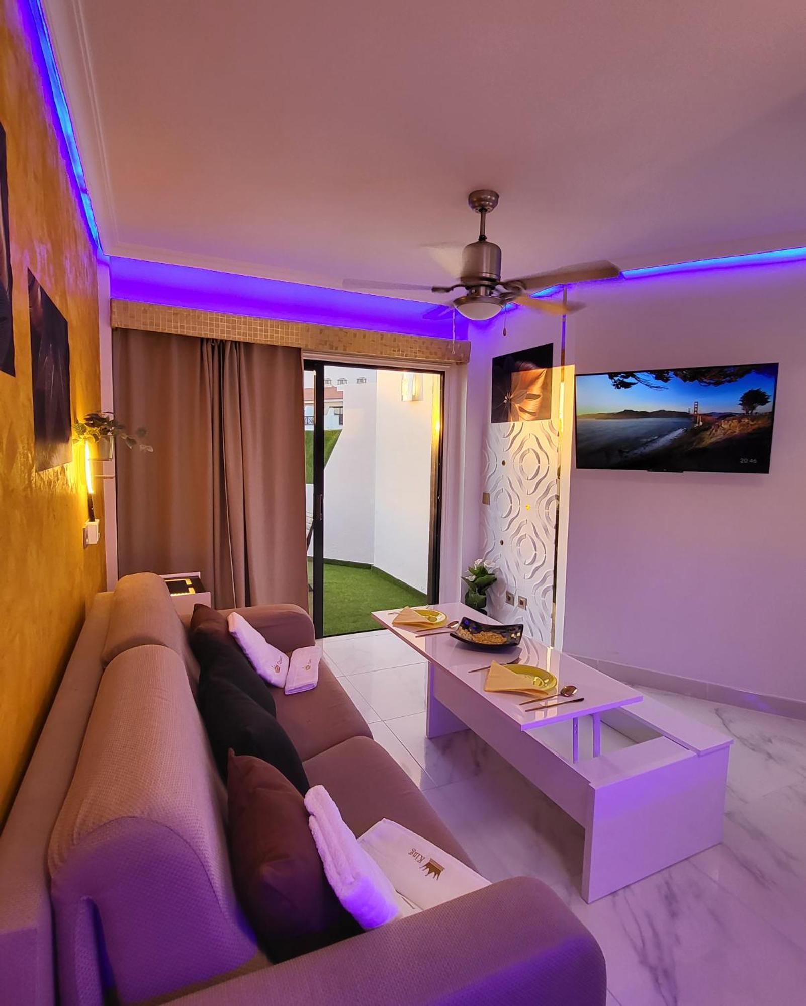 Moderno Y Luminoso Atico Con Vistas Y Piscina Apartment San Miguel de Abona Luaran gambar