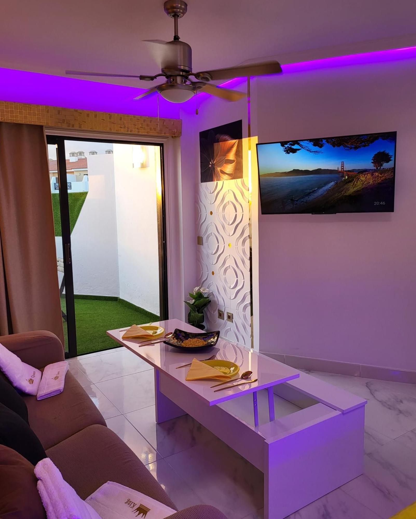 Moderno Y Luminoso Atico Con Vistas Y Piscina Apartment San Miguel de Abona Luaran gambar