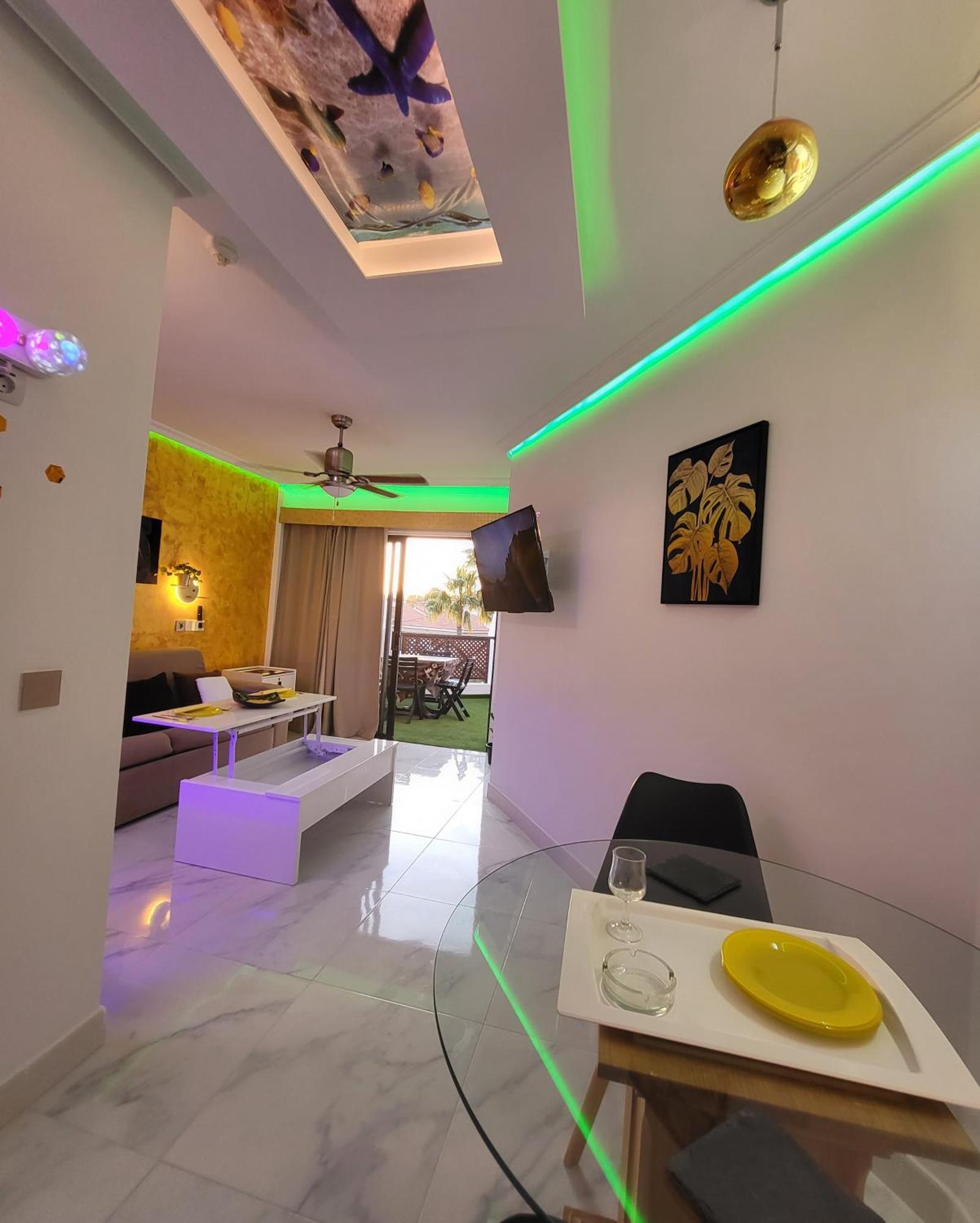 Moderno Y Luminoso Atico Con Vistas Y Piscina Apartment San Miguel de Abona Luaran gambar