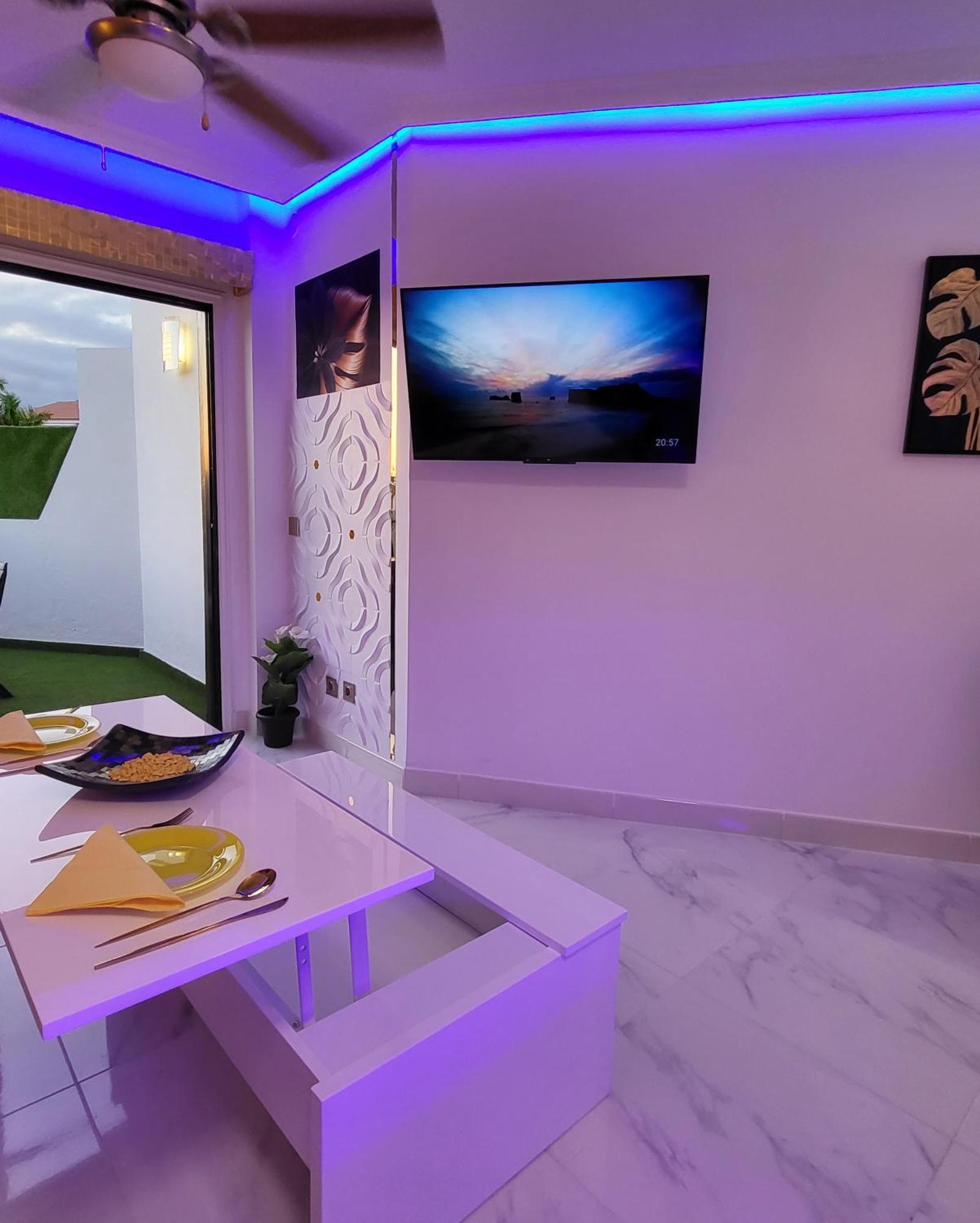 Moderno Y Luminoso Atico Con Vistas Y Piscina Apartment San Miguel de Abona Luaran gambar