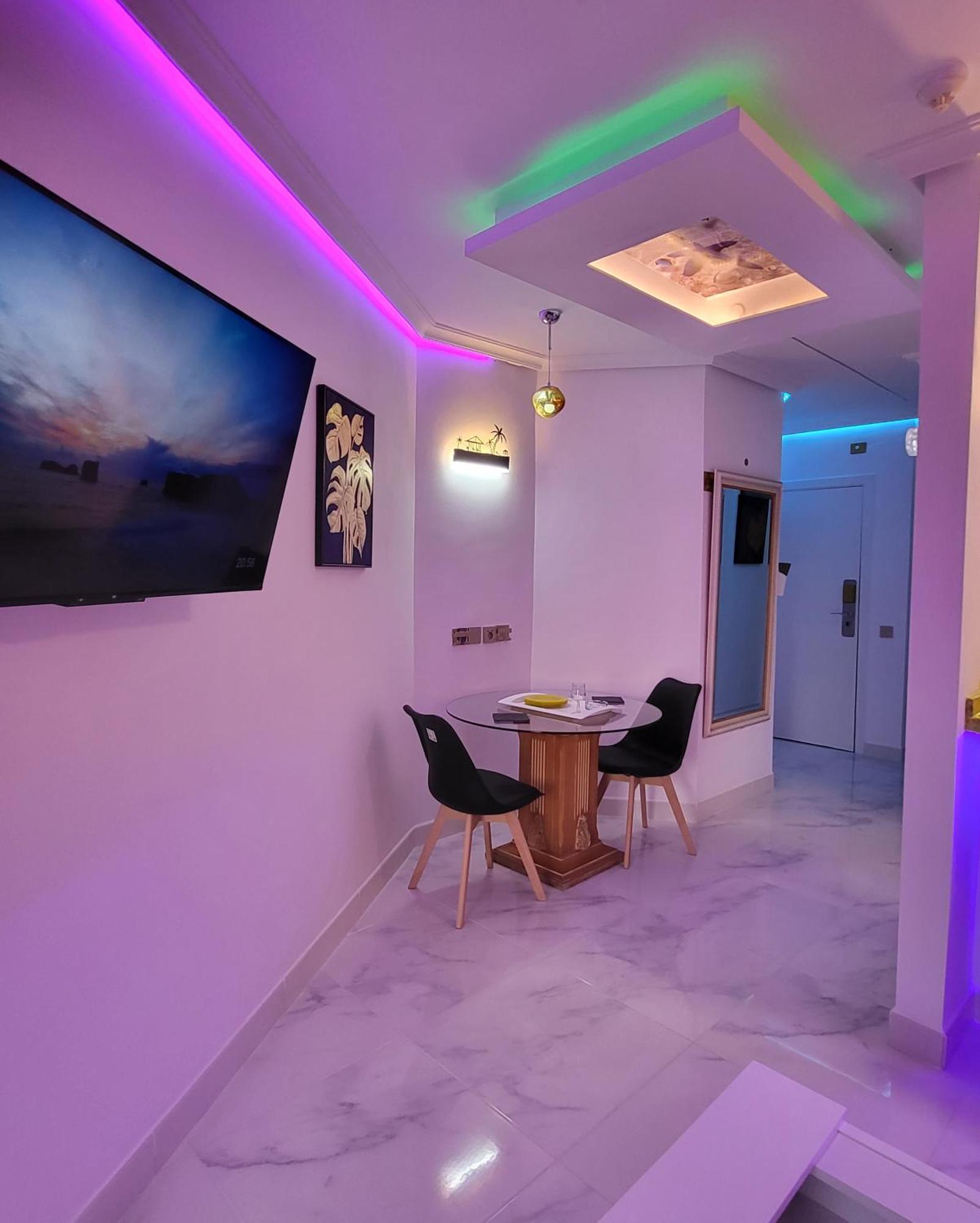 Moderno Y Luminoso Atico Con Vistas Y Piscina Apartment San Miguel de Abona Luaran gambar