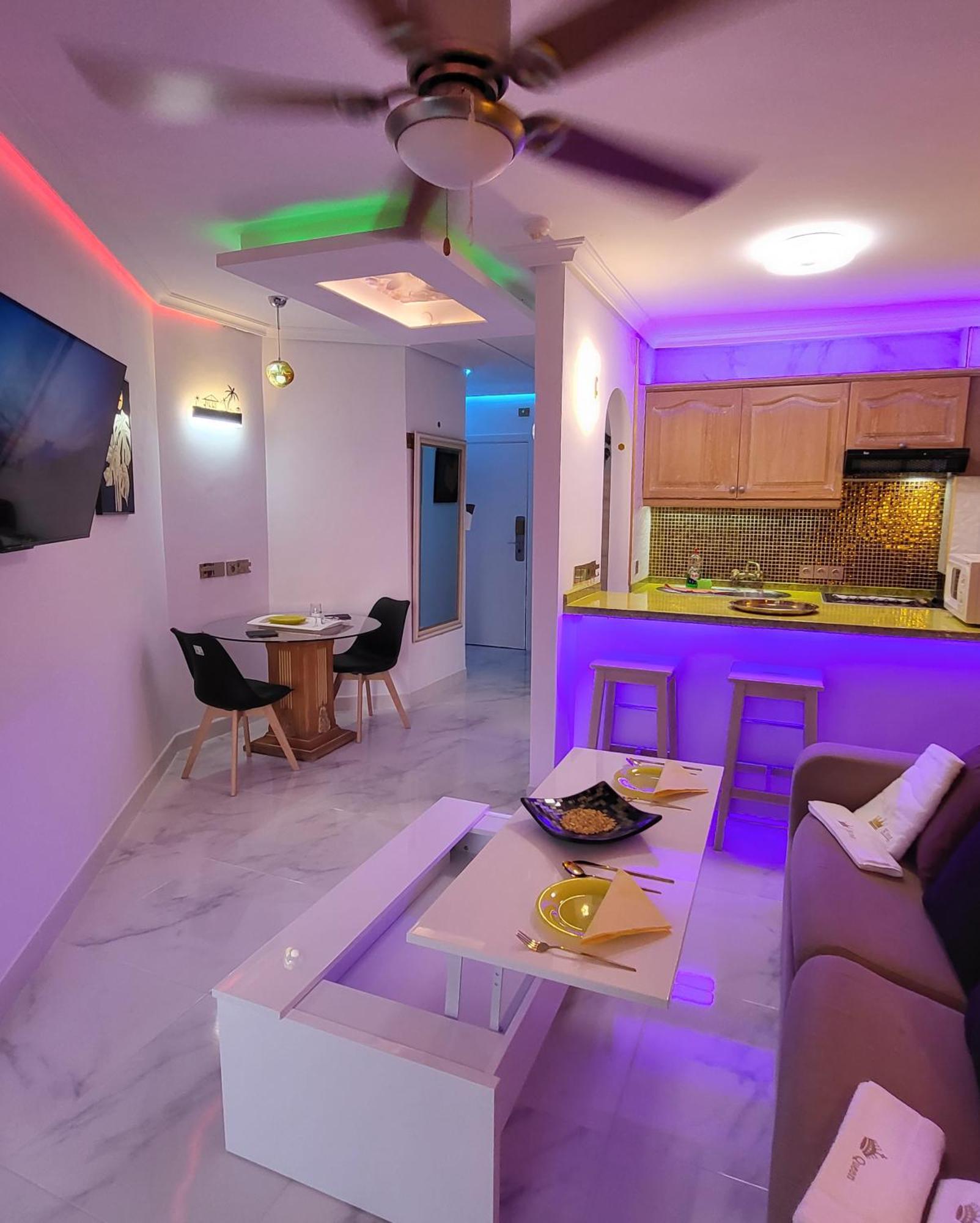 Moderno Y Luminoso Atico Con Vistas Y Piscina Apartment San Miguel de Abona Luaran gambar